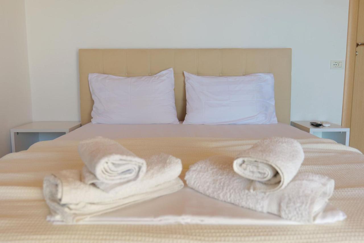 Alex & Sofi Hotel Himare Ngoại thất bức ảnh