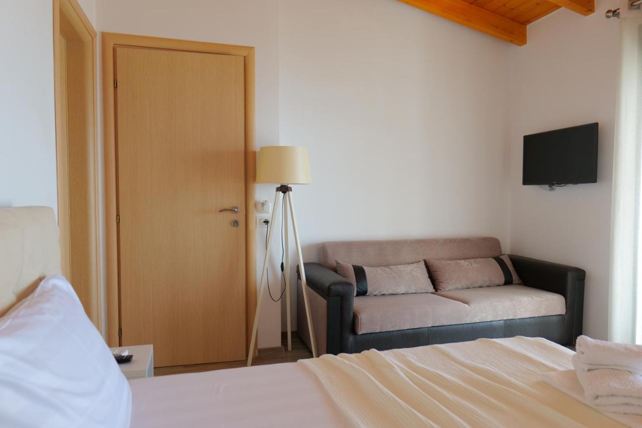 Alex & Sofi Hotel Himare Ngoại thất bức ảnh