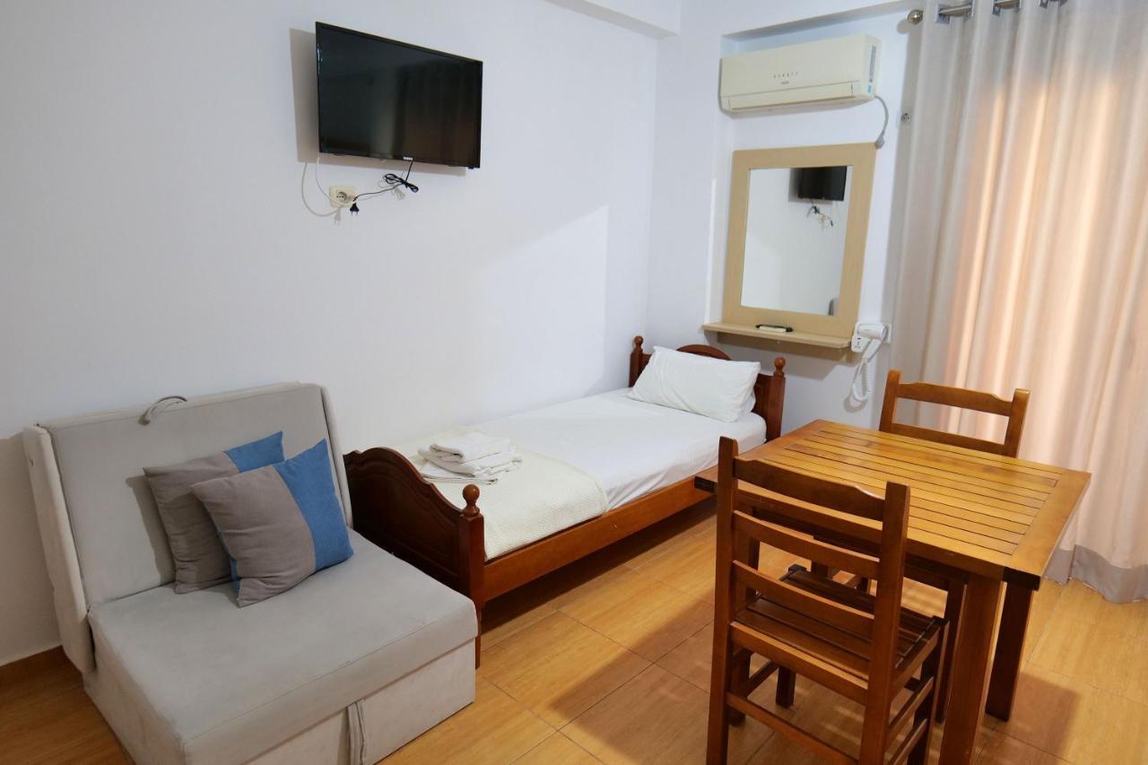 Alex & Sofi Hotel Himare Ngoại thất bức ảnh