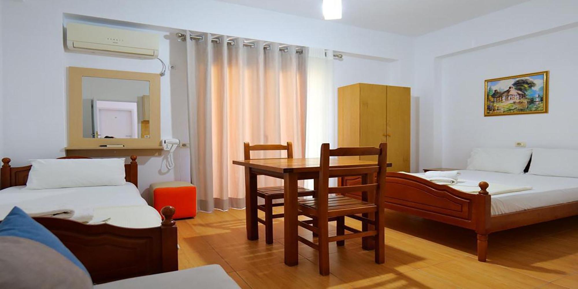 Alex & Sofi Hotel Himare Ngoại thất bức ảnh